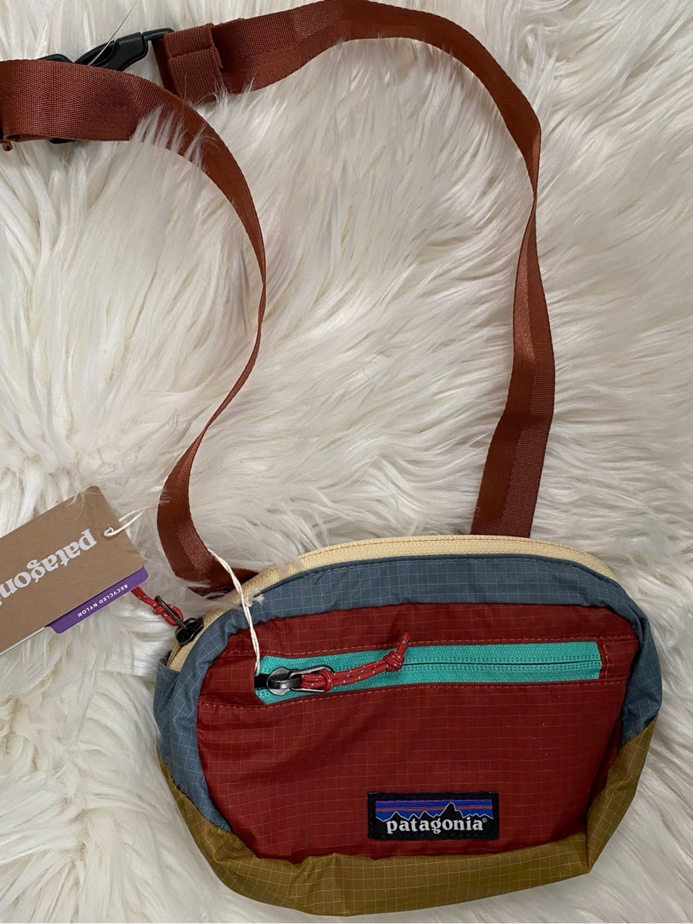 NWT Patagonia Ultralight Black Hole Mini Hip Pack